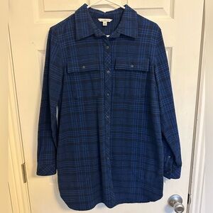L.L. Bean Signature Navy Plaid Shirt, size M
